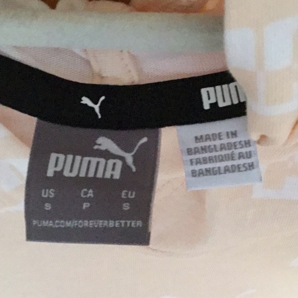 Puma Amplified all-over print, Cropped Hoodie in Blush Peach with White Logo - Picture 3 of 8